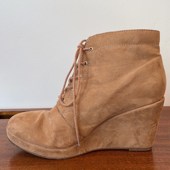 Forever 21 Suede Heels - Picture 4 of 6